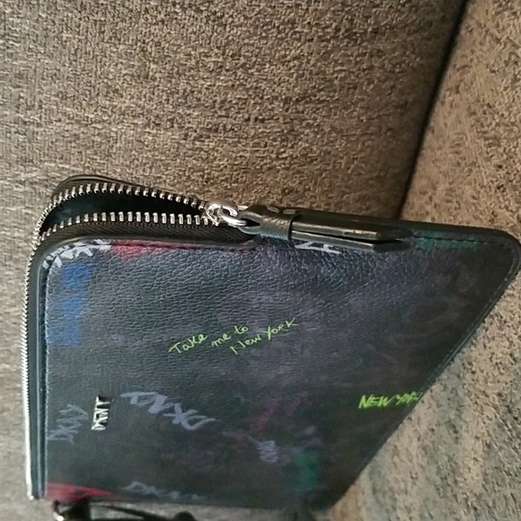 Nwt DKNY medium black graffiti wristlet. Retails $78 - Picture 7 of 9